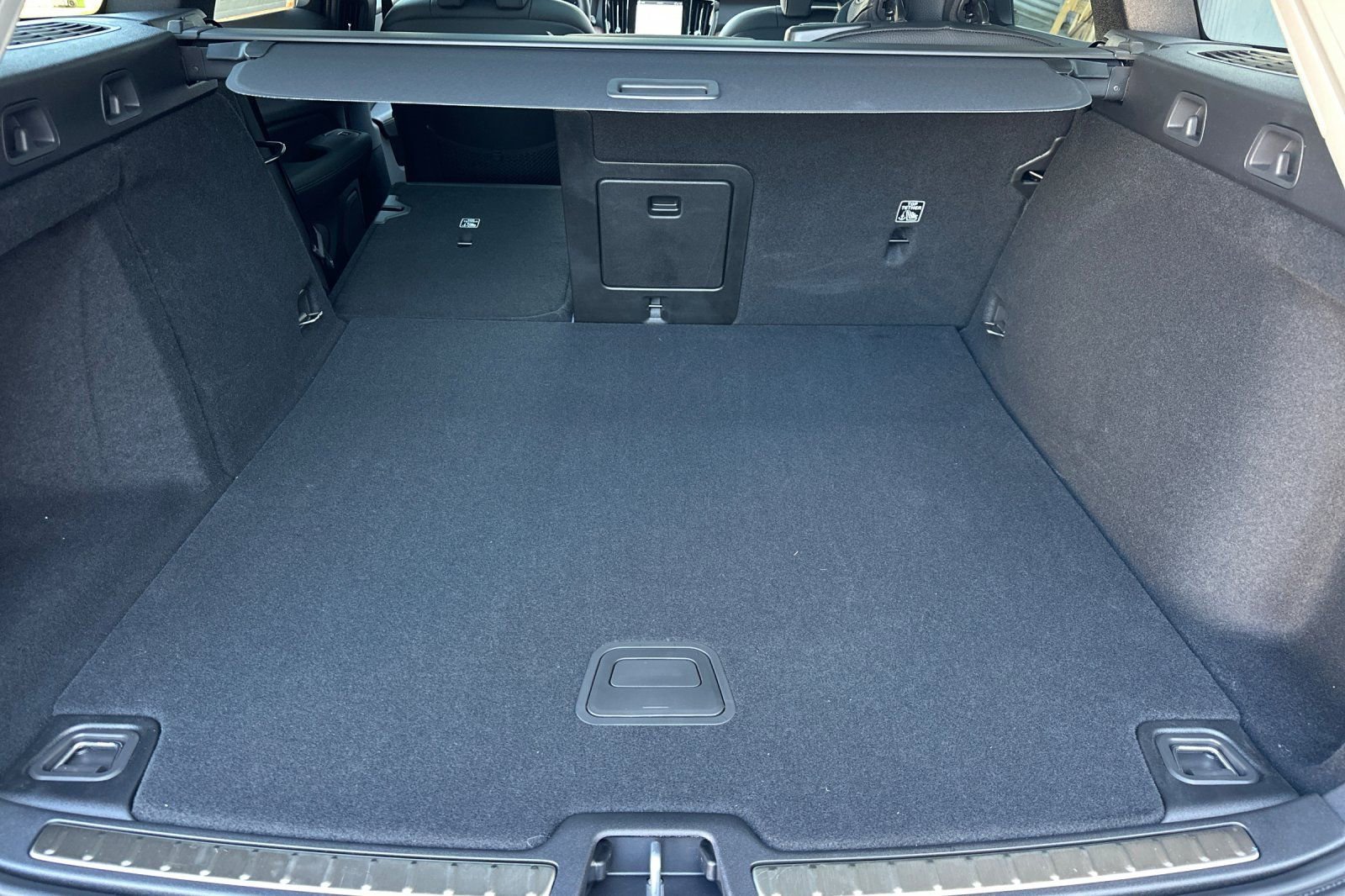 New 2026 Volvo V60 B5 Cross Country Plus w/ Climate Package image 17