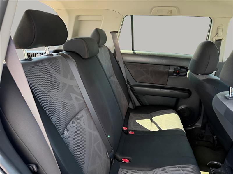 Used 2014 Scion xB FWD image 28
