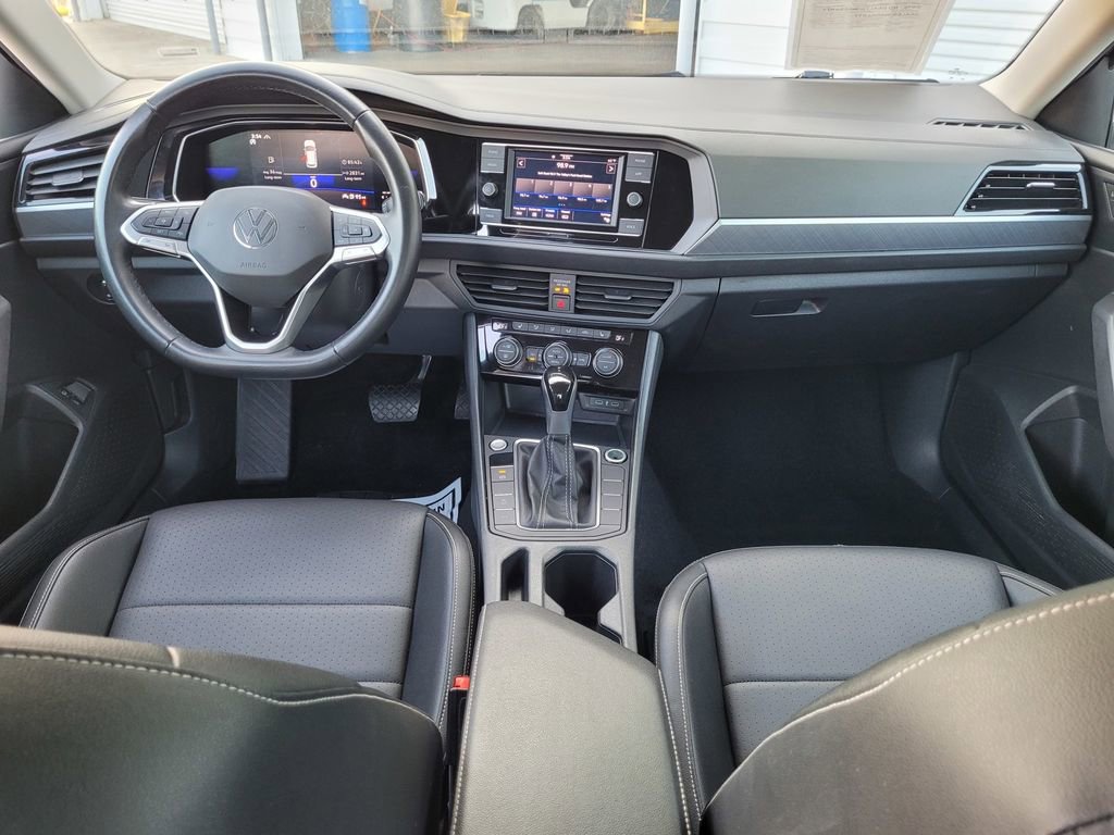 Used 2024 Volkswagen Jetta SE image 15