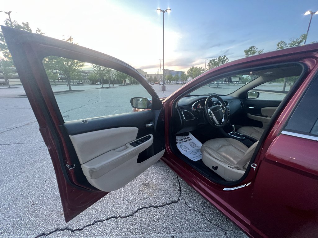 Used 2012 Chrysler 200 Limited FWD image 15