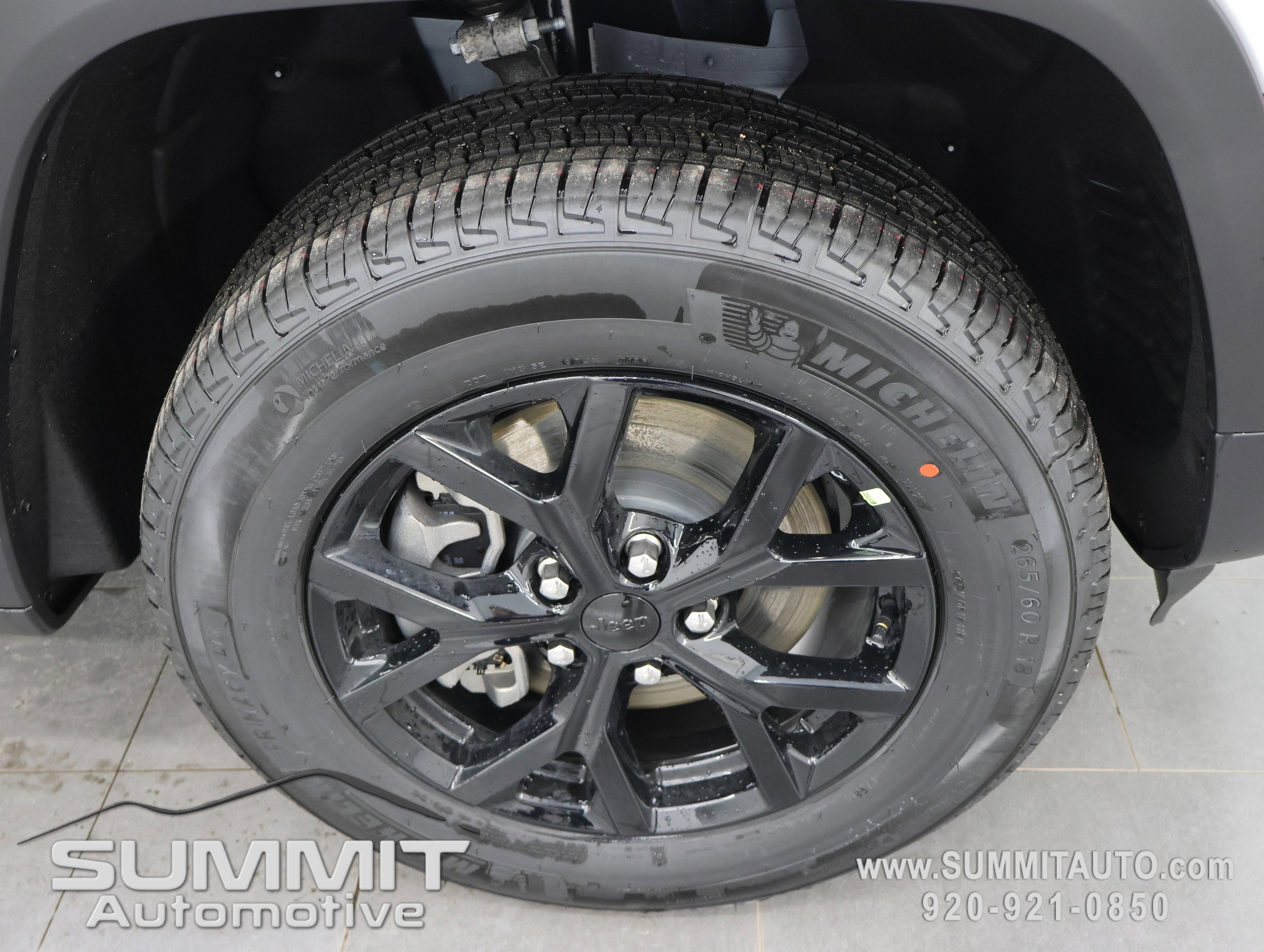 New 2026 Jeep Grand Cherokee L Laredo Altitude image 2