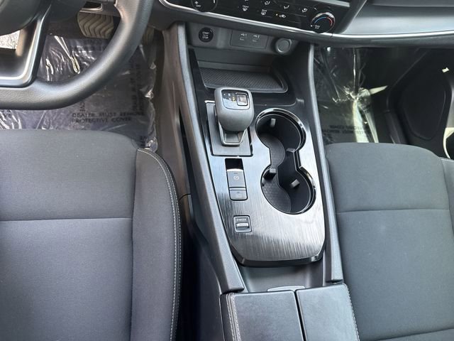 Used 2024 Nissan Rogue S FWD image 22
