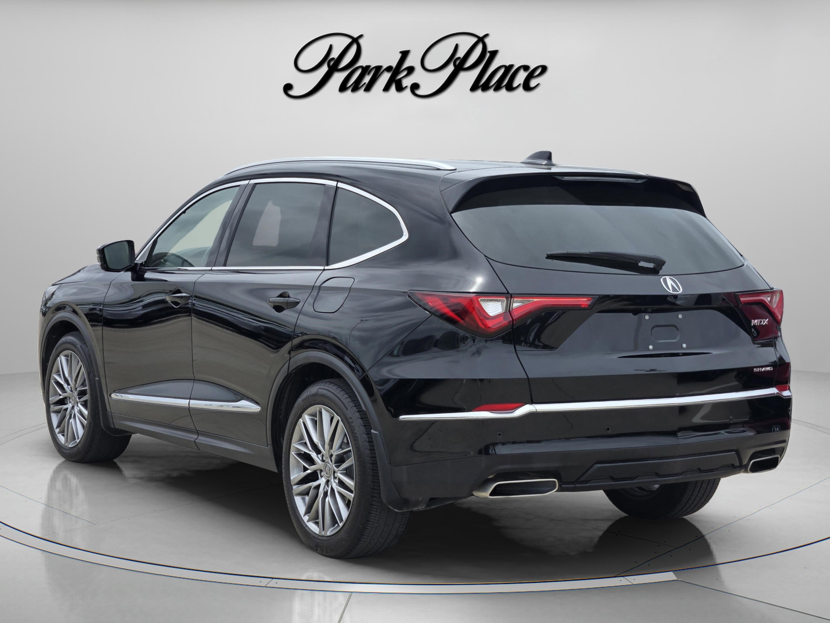 Used 2023 Acura MDX SH-AWD w/ Advance Package image 3