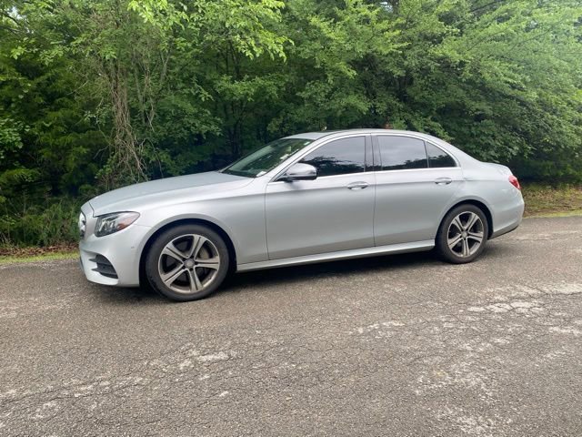 Used 2017 Mercedes-Benz E 300 4MATIC image 4