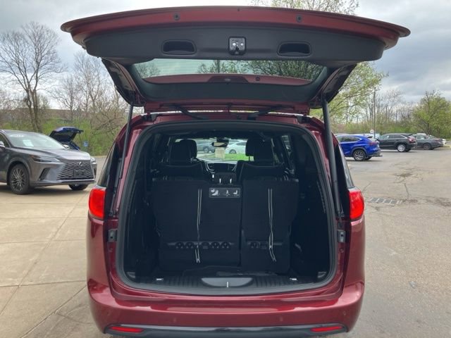 Used 2020 Chrysler Pacifica Limited w/ Advanced Safetytec Group image 40