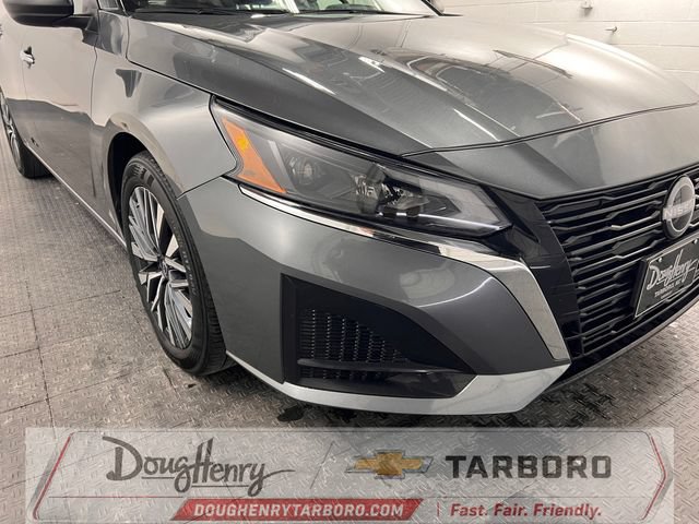 Used 2025 Nissan Altima 2.5 SV FWD image 9