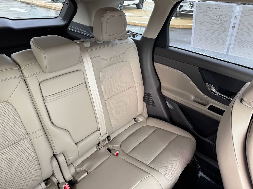 Certified 2022 Lincoln Corsair 4WD w/ Equipment Group 101A image 15