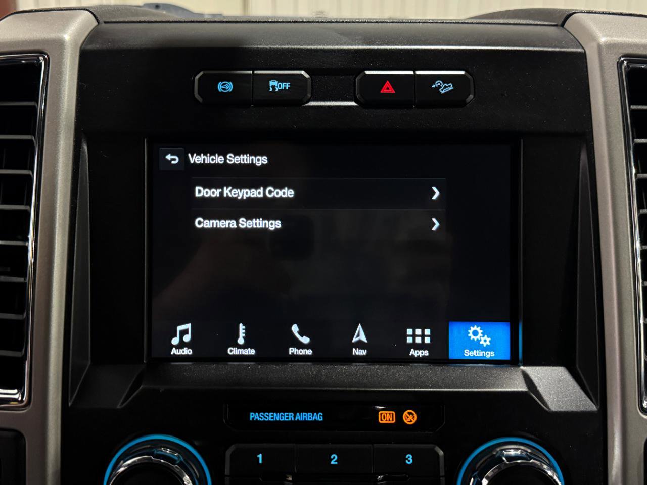 Used 2018 Ford F250 Lariat w/ FX4 Off-Road Package AWD/4WD image 43