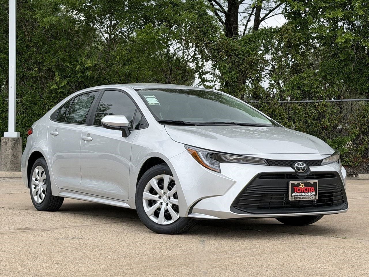 New 2026 Toyota Corolla LE FWD image 2