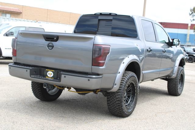 Used 2018 Nissan Titan SV w/ SV Convenience Package RWD image 5