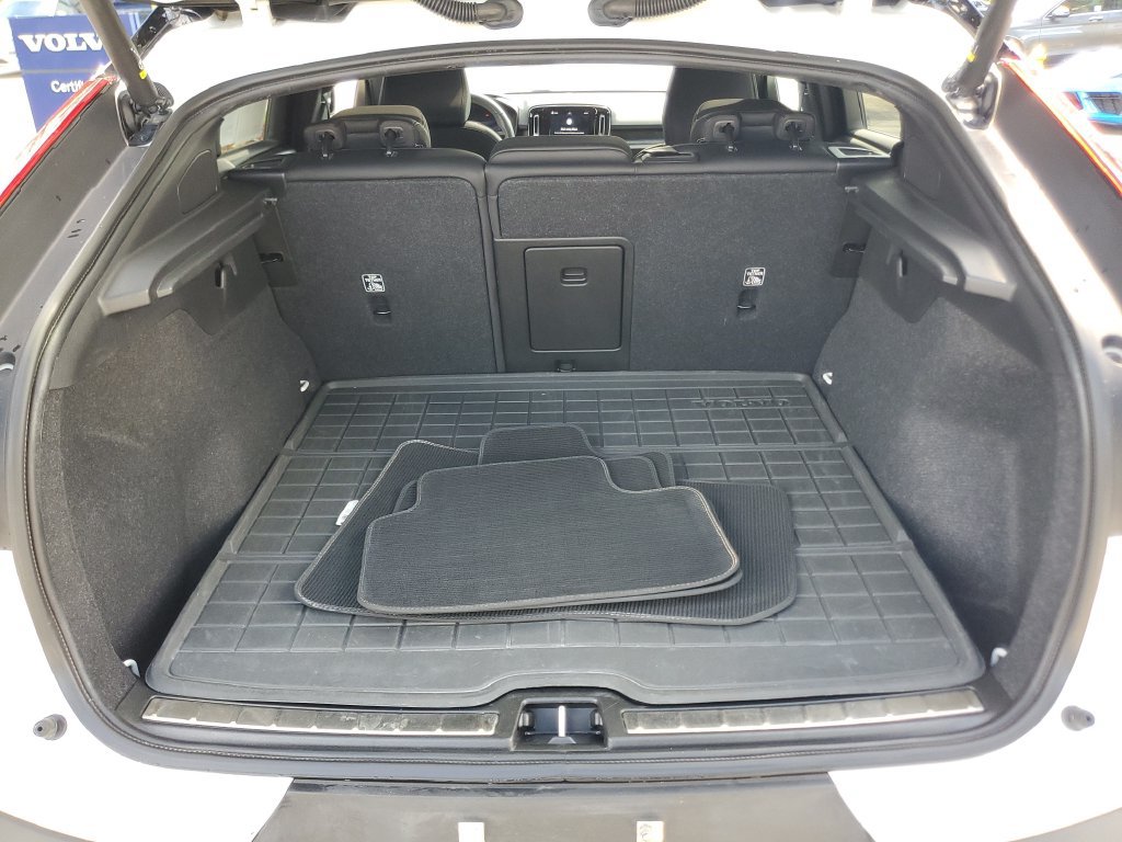 Certified 2022 Volvo C40 P8 Recharge Ultimate AWD/4WD image 9