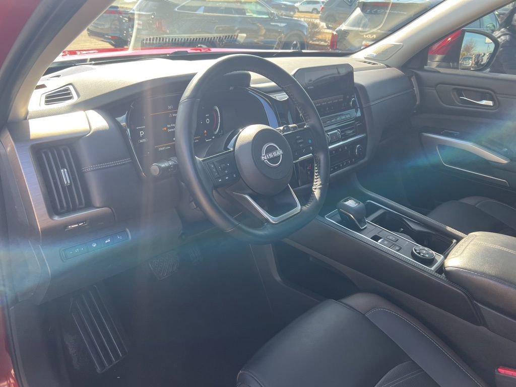 Certified 2024 Nissan Pathfinder Platinum AWD/4WD image 6