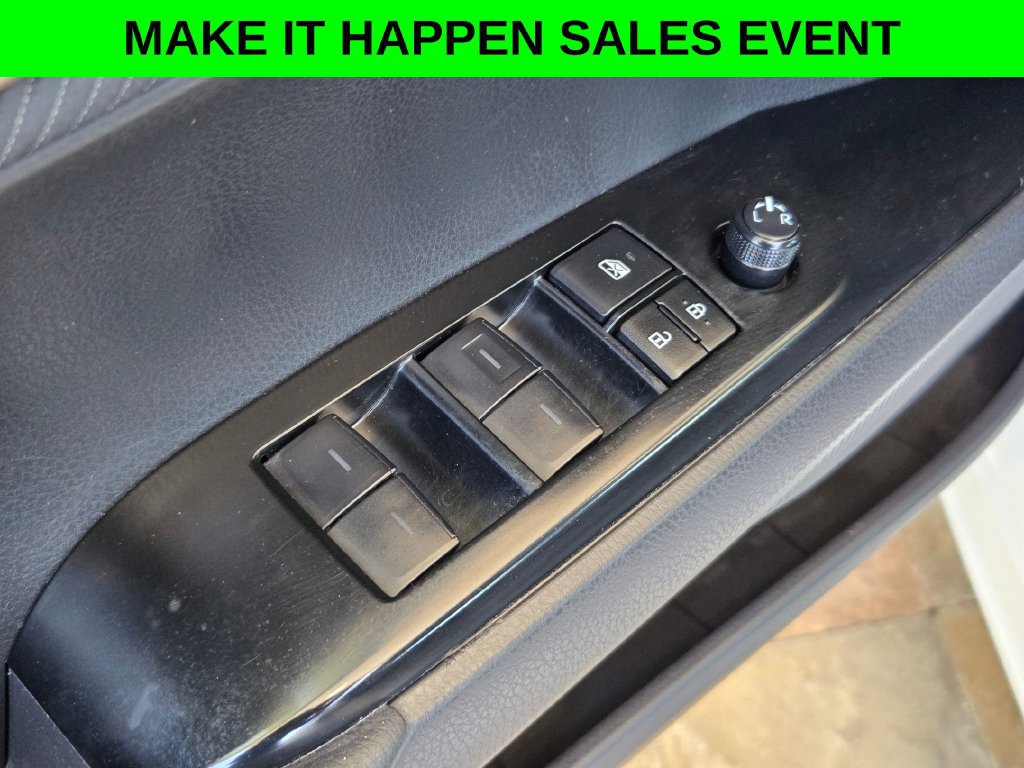 Used 2025 Toyota Camry SE FWD image 12