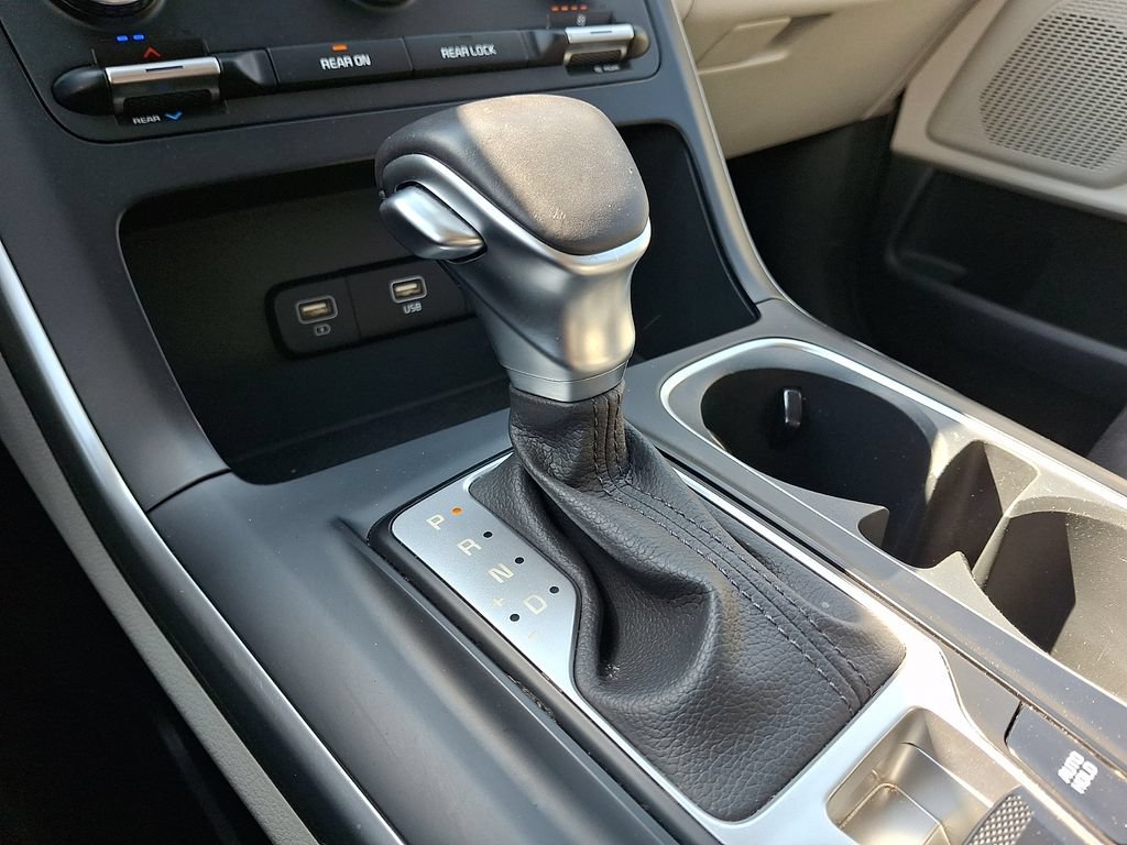 Used 2024 Kia Carnival LX FWD image 15