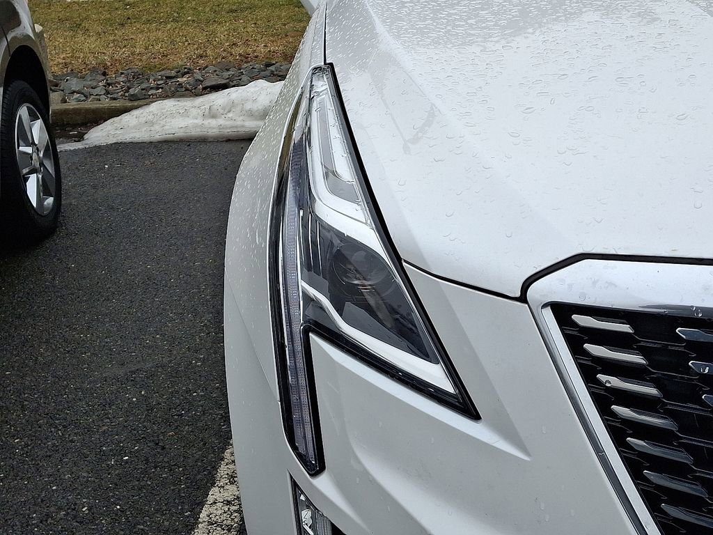 Used 2024 Cadillac XT5 Premium Luxury w/ LPO, Floor Liner Package image 4