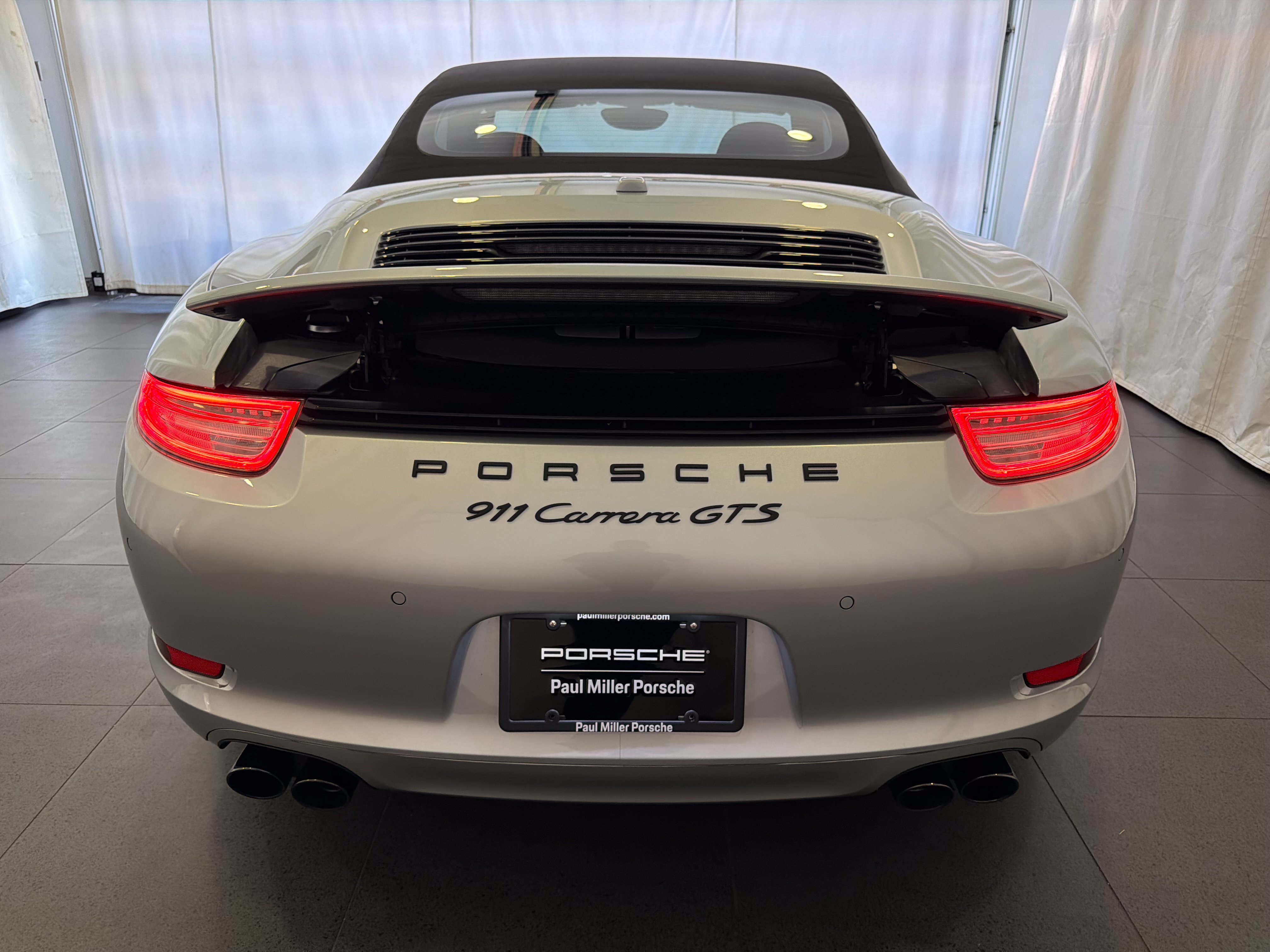 Used 2016 Porsche 911 Carrera GTS RWD image 8