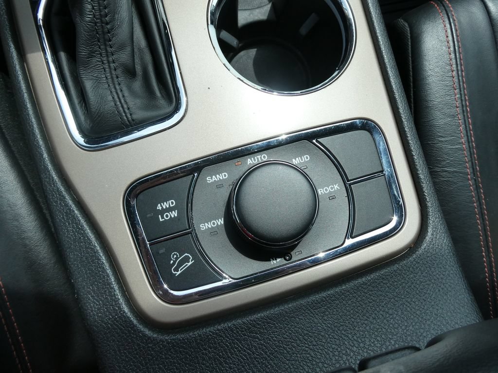 Used 2017 Jeep Grand Cherokee Limited 75th Anniversary AWD/4WD image 28