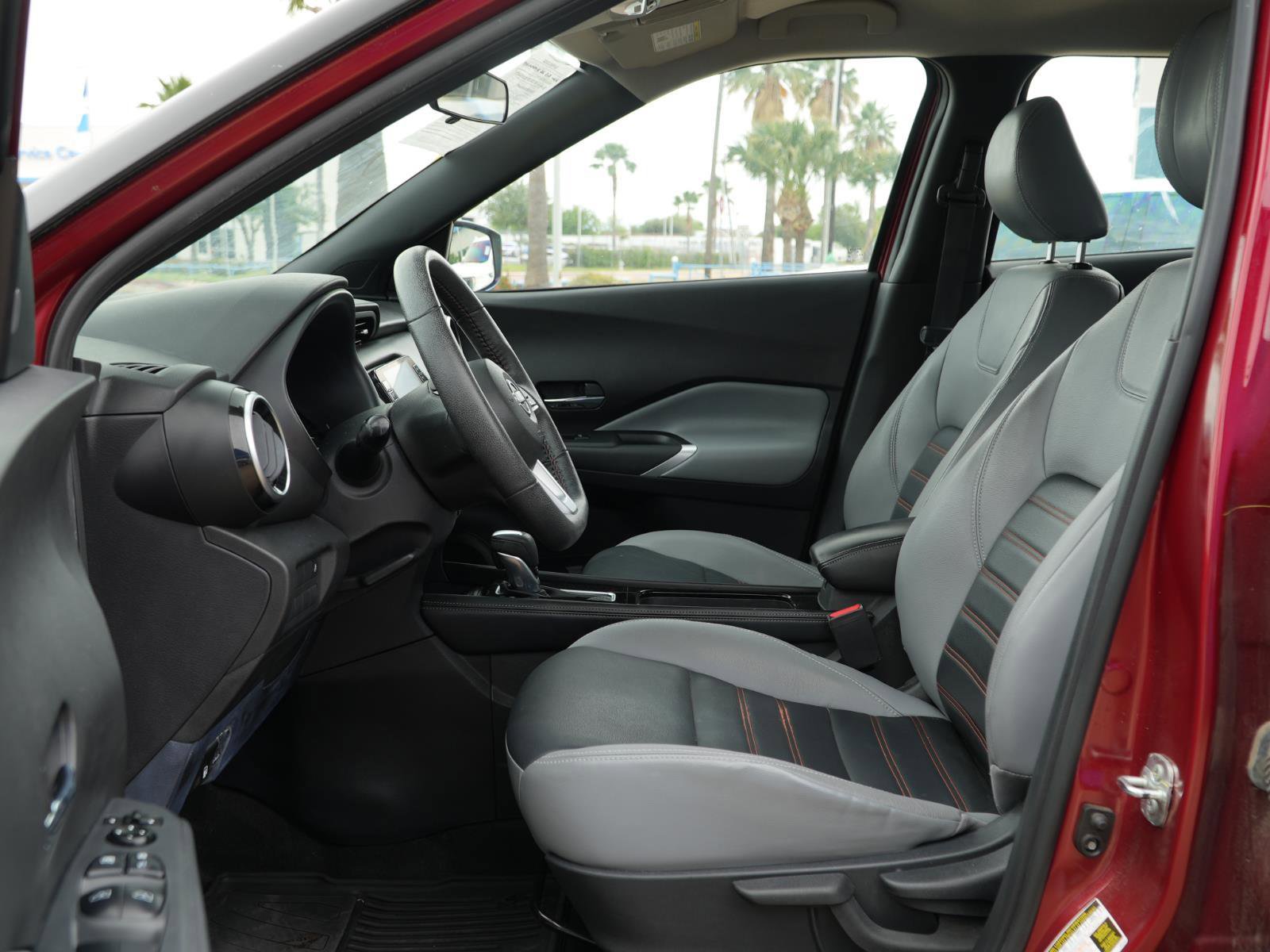 Used 2022 Nissan Kicks SR w/ Premium Package FWD image 13