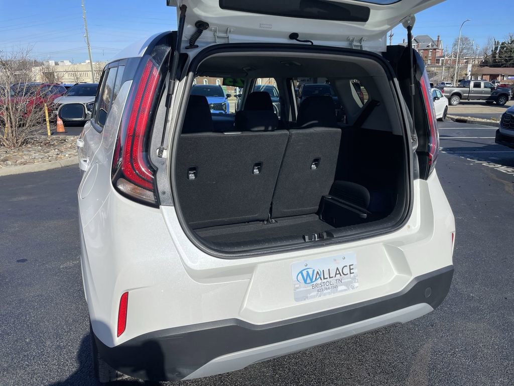 Certified 2023 Kia Soul LX w/ Option Group 015 FWD image 32