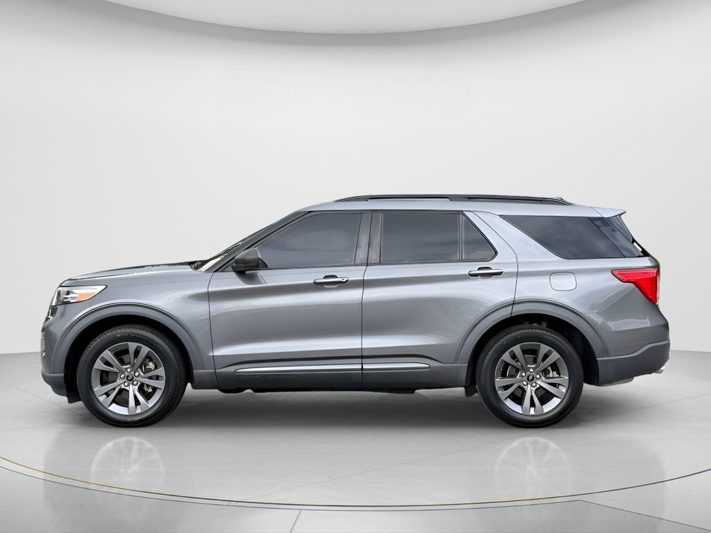 Used 2021 Ford Explorer XLT w/ Equipment Group 202A AWD/4WD image 8