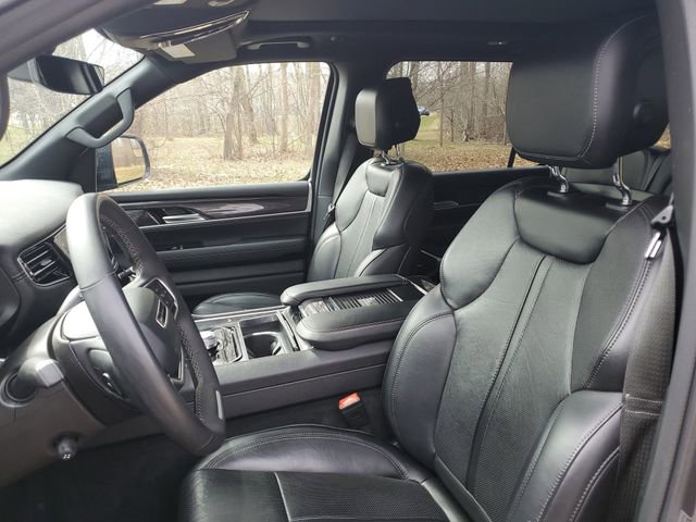 Used 2024 Jeep Wagoneer 4WD w/ Premium Group I image 7
