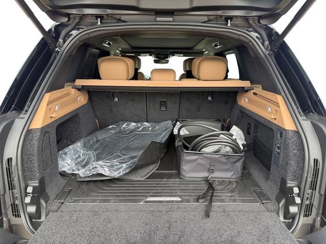 New 2026 Land Rover Range Rover Autobiography AWD/4WD image 18