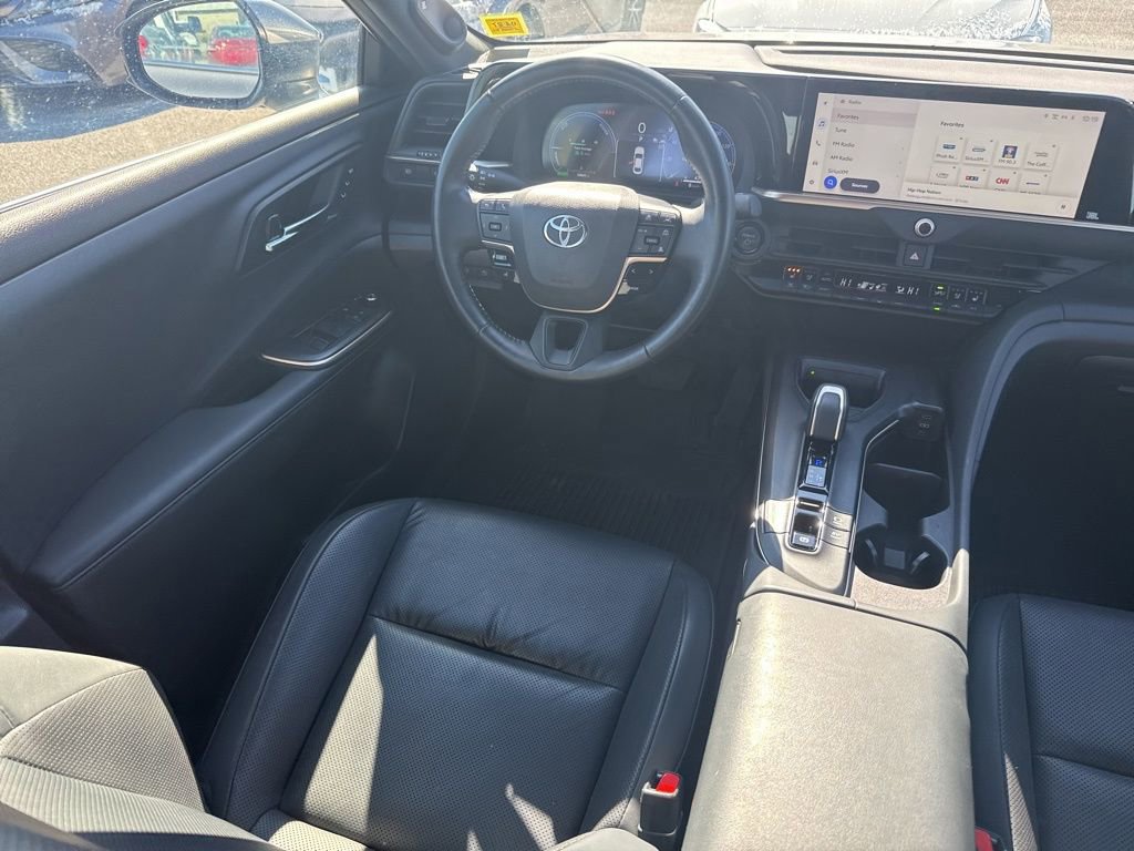 Used 2023 Toyota Crown Limited w/ Advanced Technology Package image 11