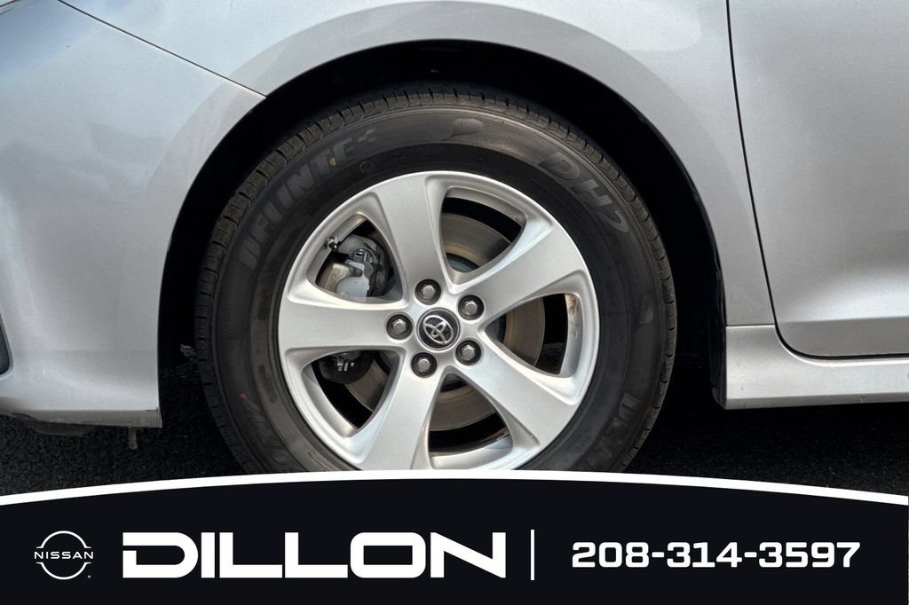 Used 2018 Toyota Sienna LE FWD image 26