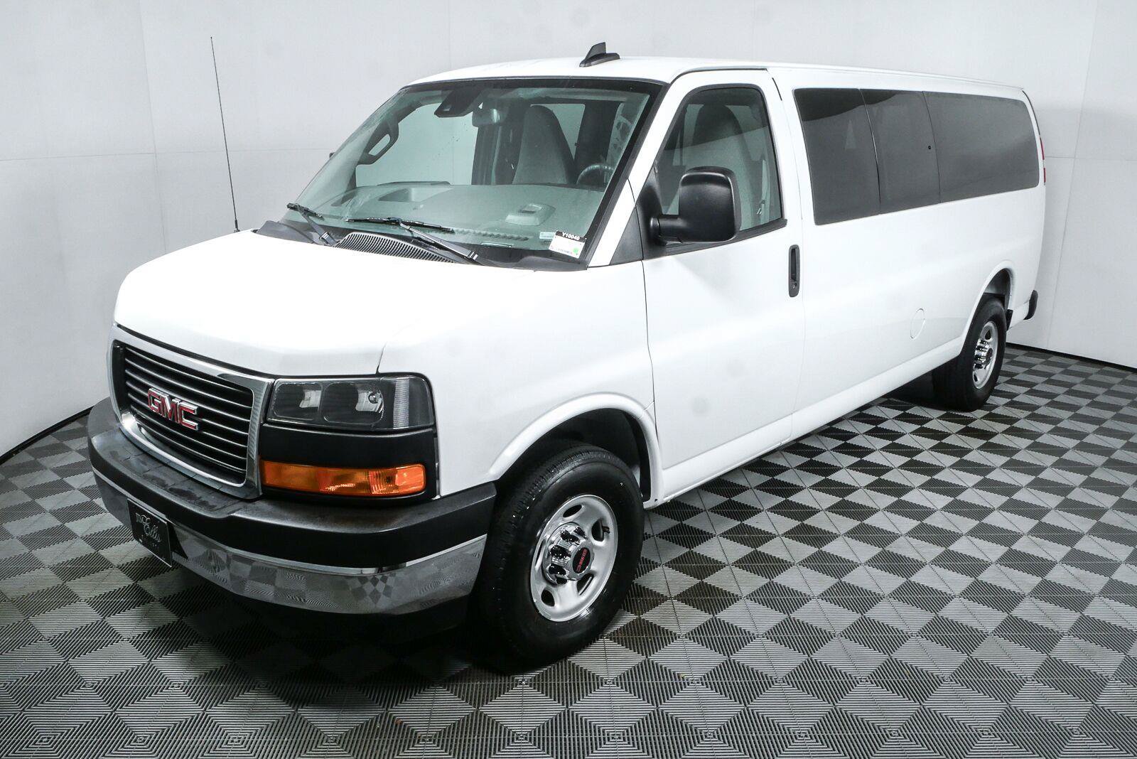 Used 2025 GMC Savana 3500 LT w/ LT Preferred Equipment Group RWD image 22