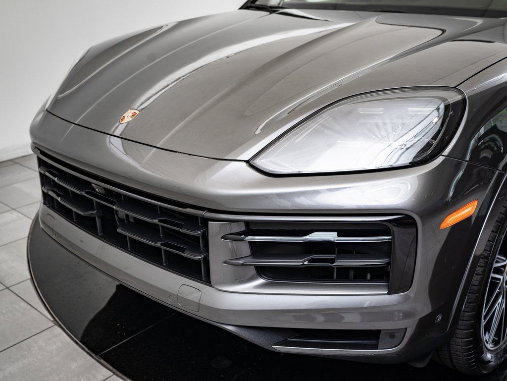 Used 2024 Porsche Cayenne image 14