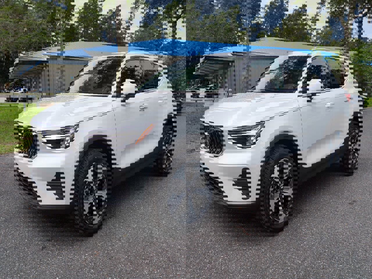 New 2025 Volvo XC40 B5 Core w/ Protection Package Premier image 8