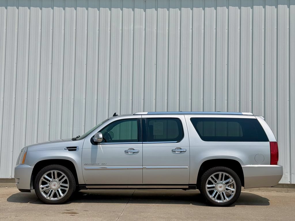 Used 2013 Cadillac Escalade ESV Platinum AWD/4WD image 3