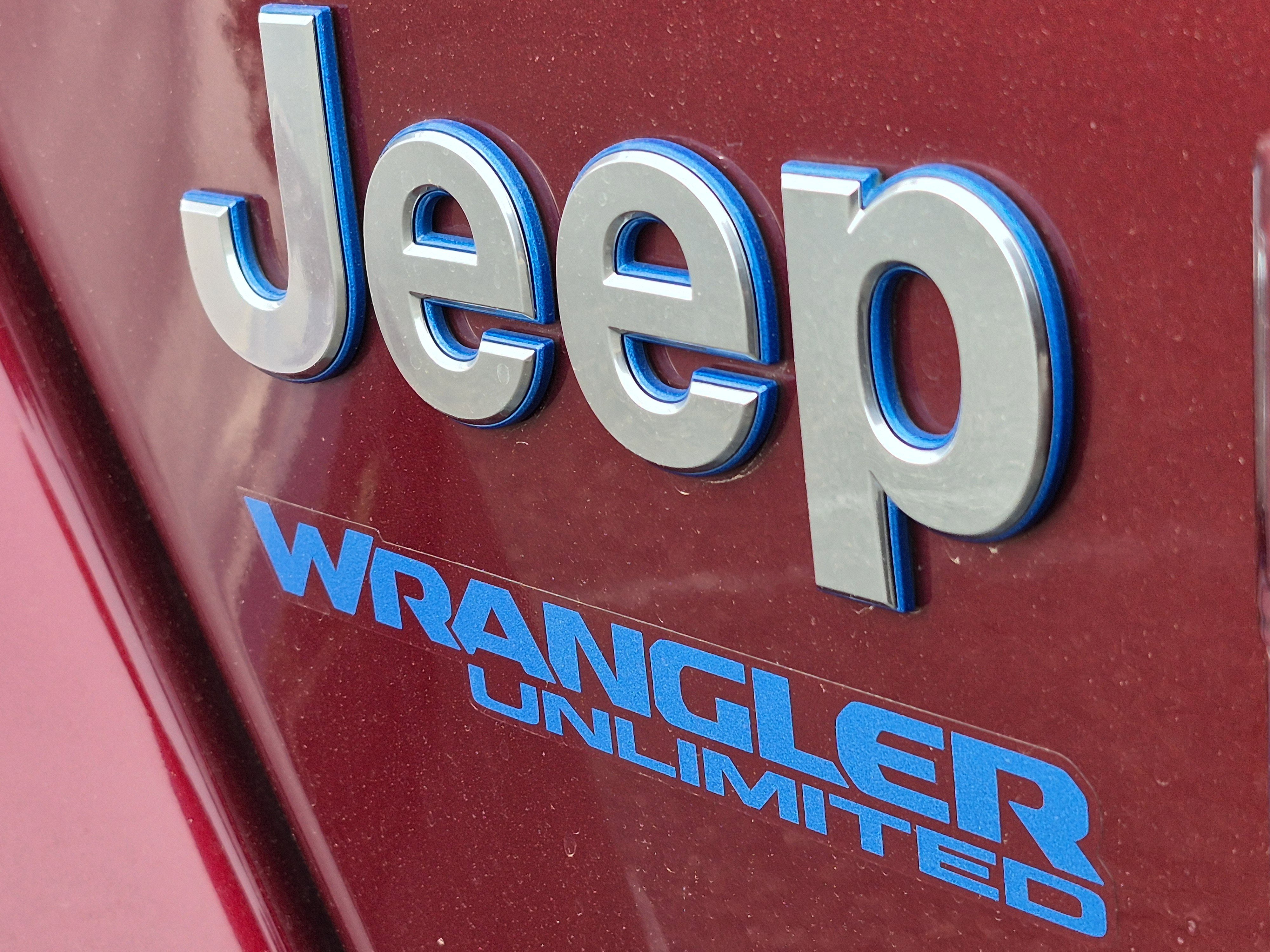 Used 2021 Jeep Wrangler Sahara w/ Cold Weather Group image 13