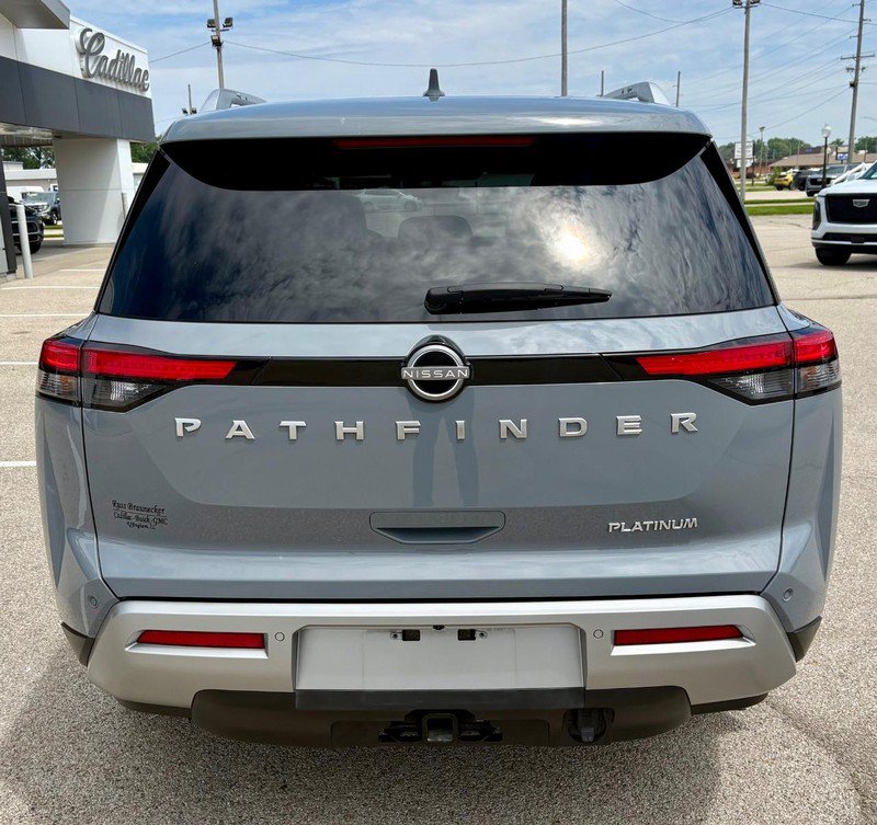 Used 2025 Nissan Pathfinder Platinum FWD image 4