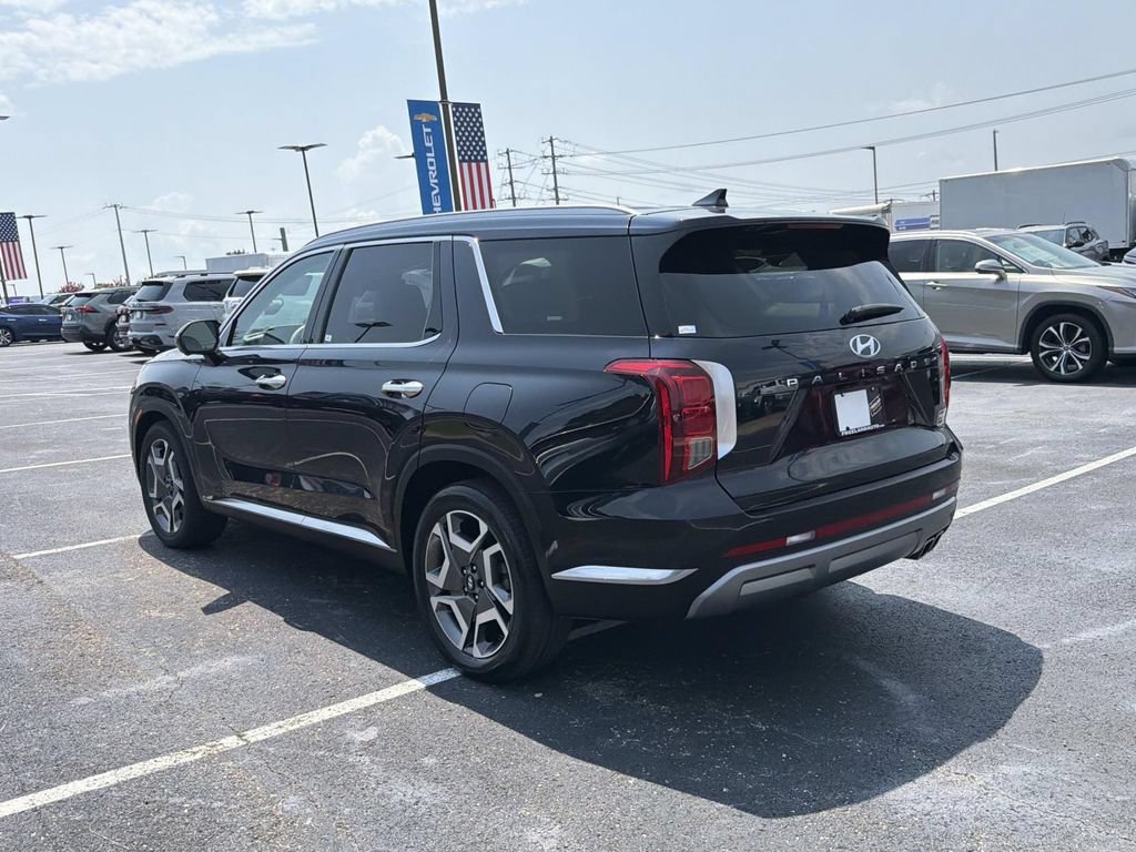 Used 2023 Hyundai Palisade Limited FWD image 5