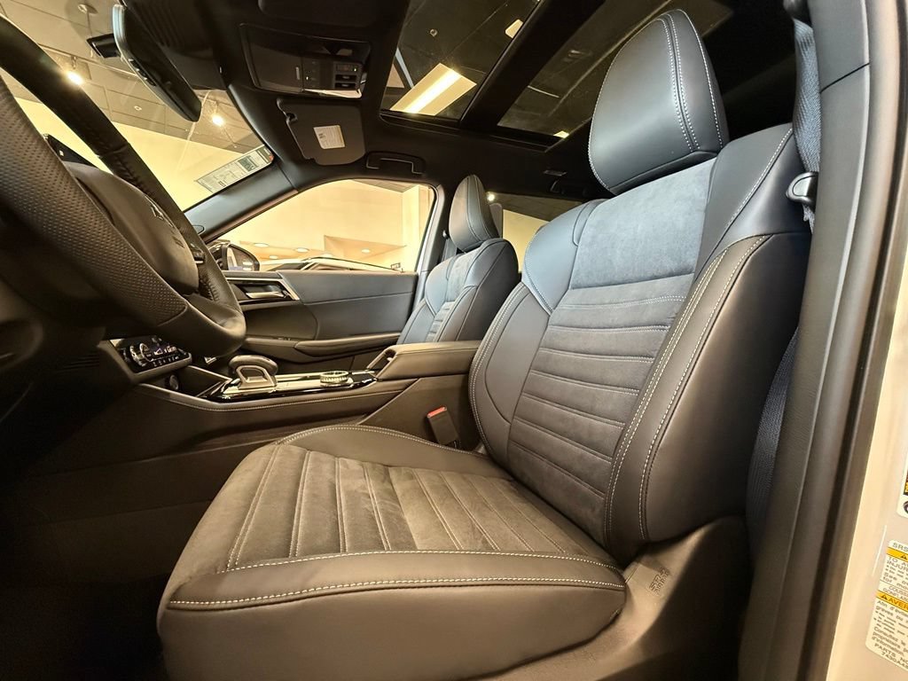 New 2026 Mitsubishi Outlander AWD image 27