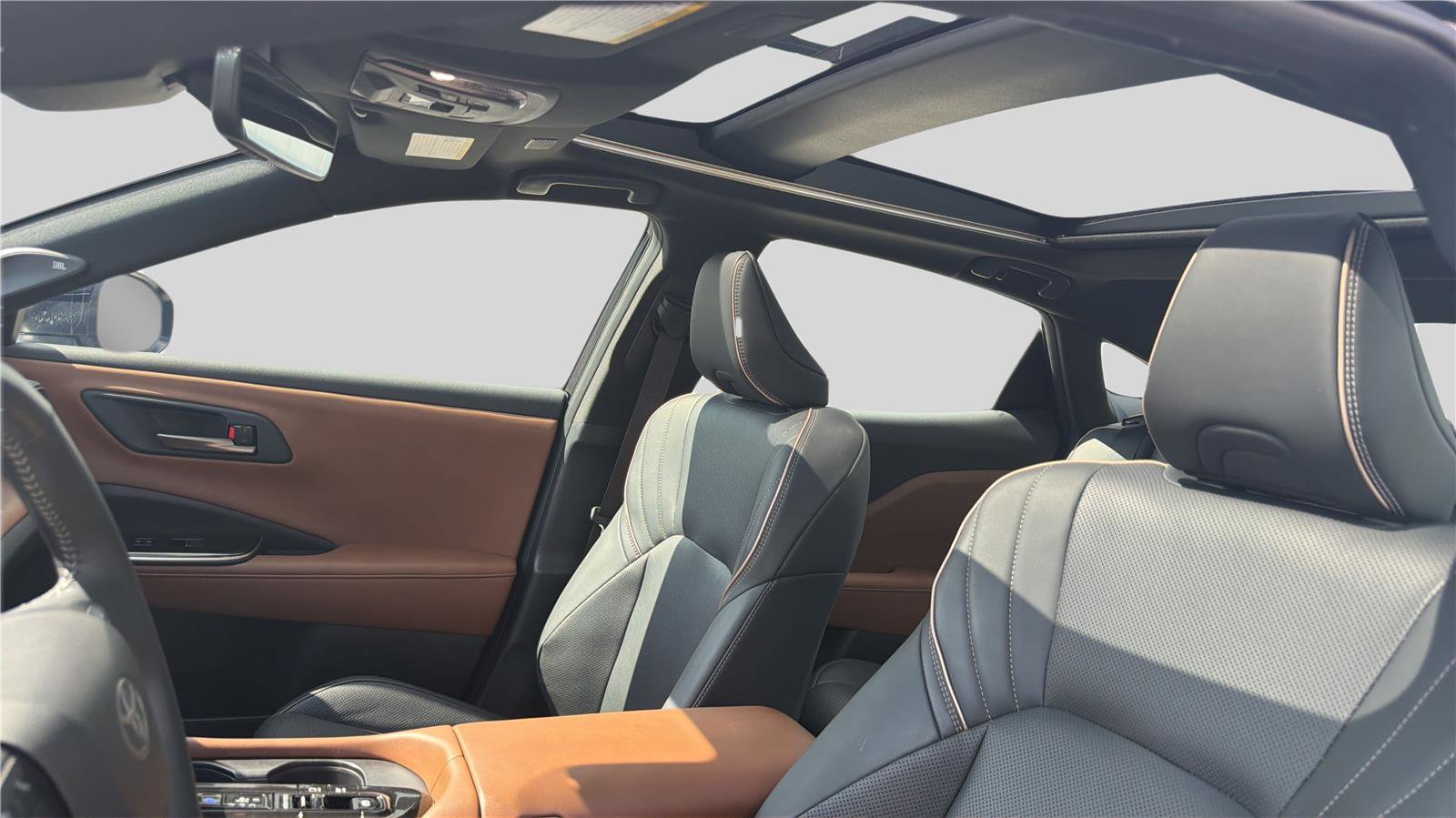 Used 2025 Toyota Crown Limited w/ Advanced Technology Package AWD/4WD image 19