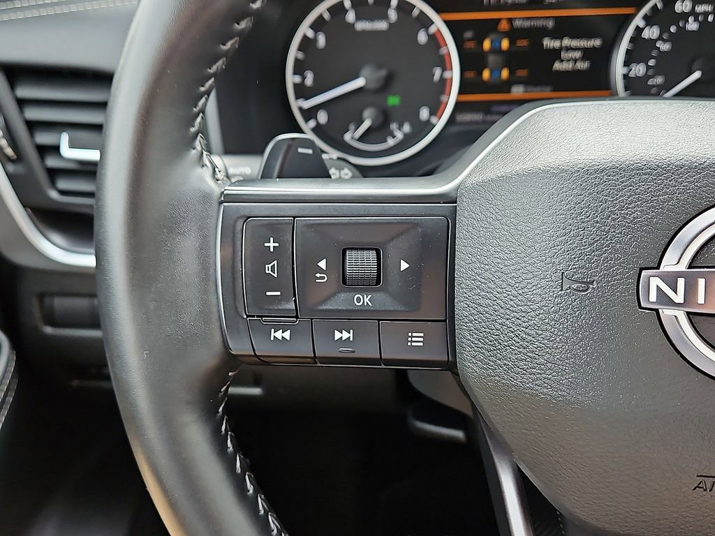 Used 2025 Nissan Rogue SV image 20