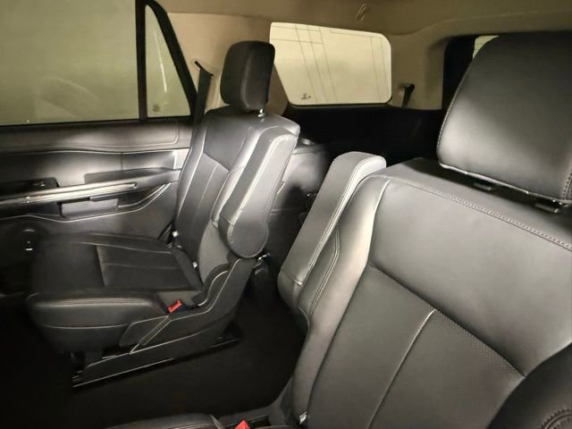 Used 2022 Ford Expedition XLT image 41