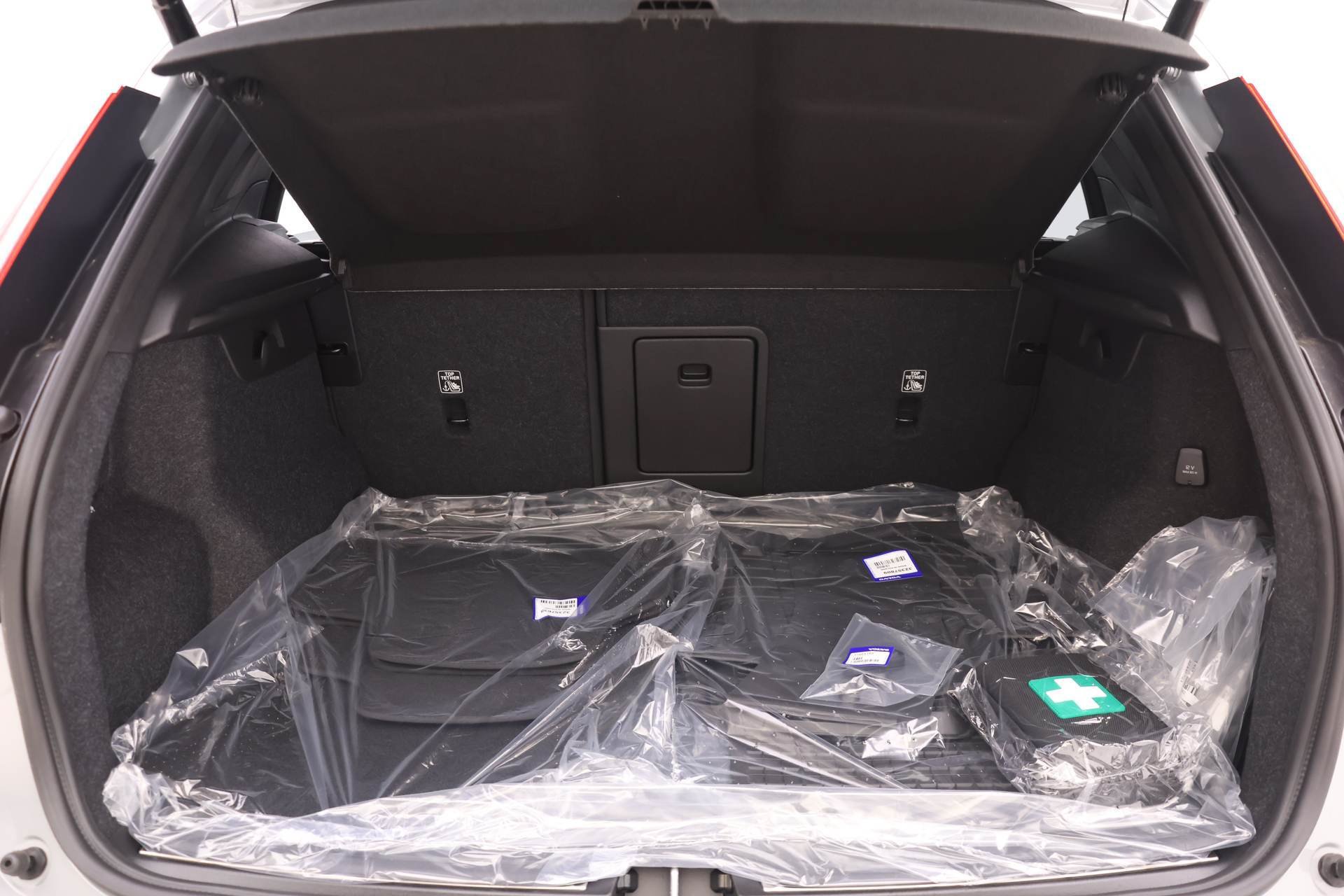 New 2025 Volvo XC40 B5 Ultra w/ Protection Package Premier AWD/4WD image 14