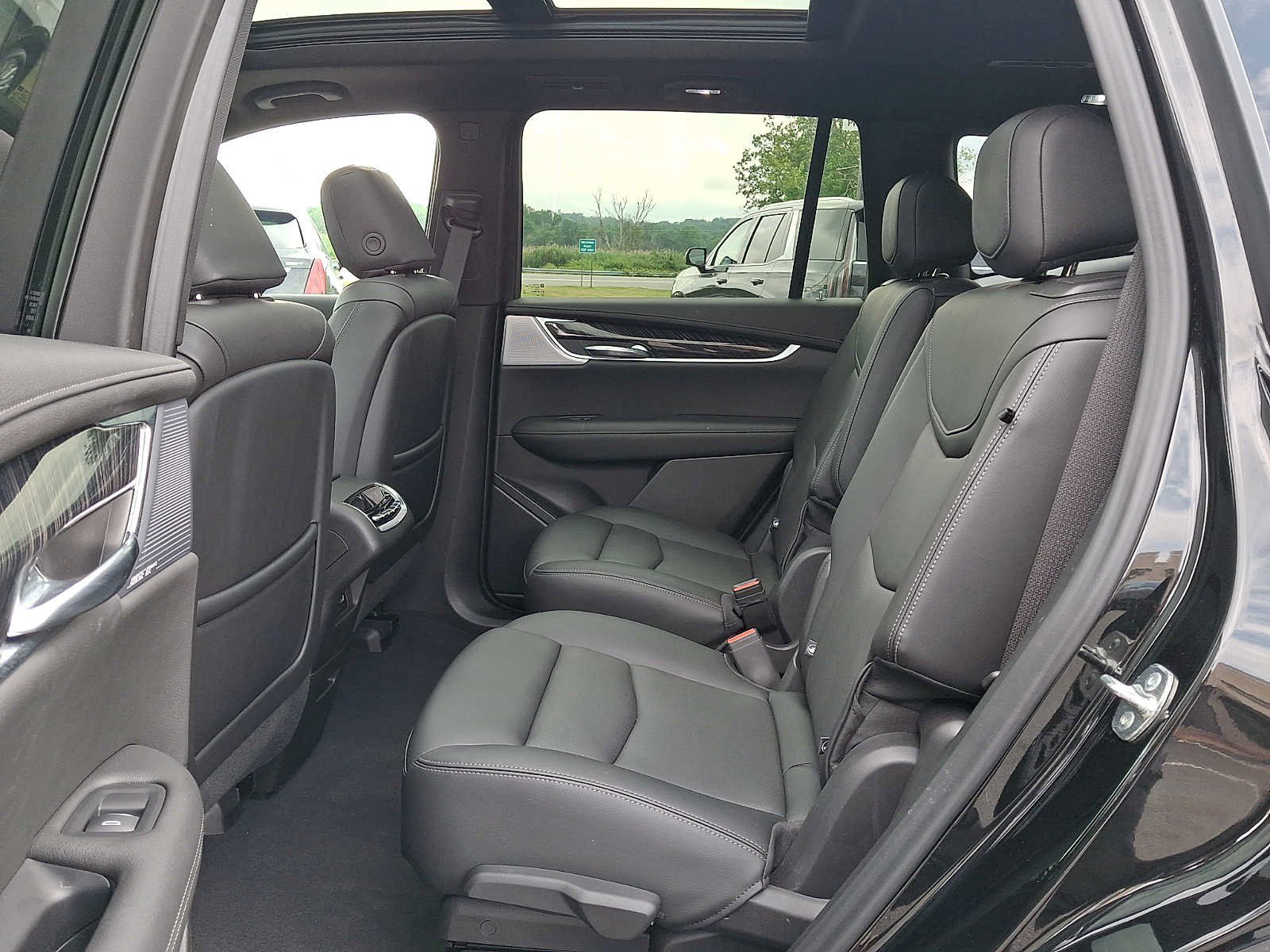 Certified 2024 Cadillac XT6 Premium Luxury w/ LPO, Floor Liner Package AWD/4WD image 12