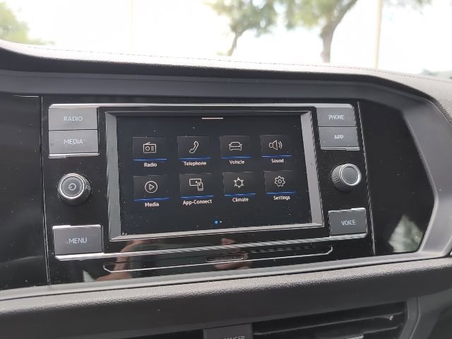 Used 2023 Volkswagen Jetta SE image 13