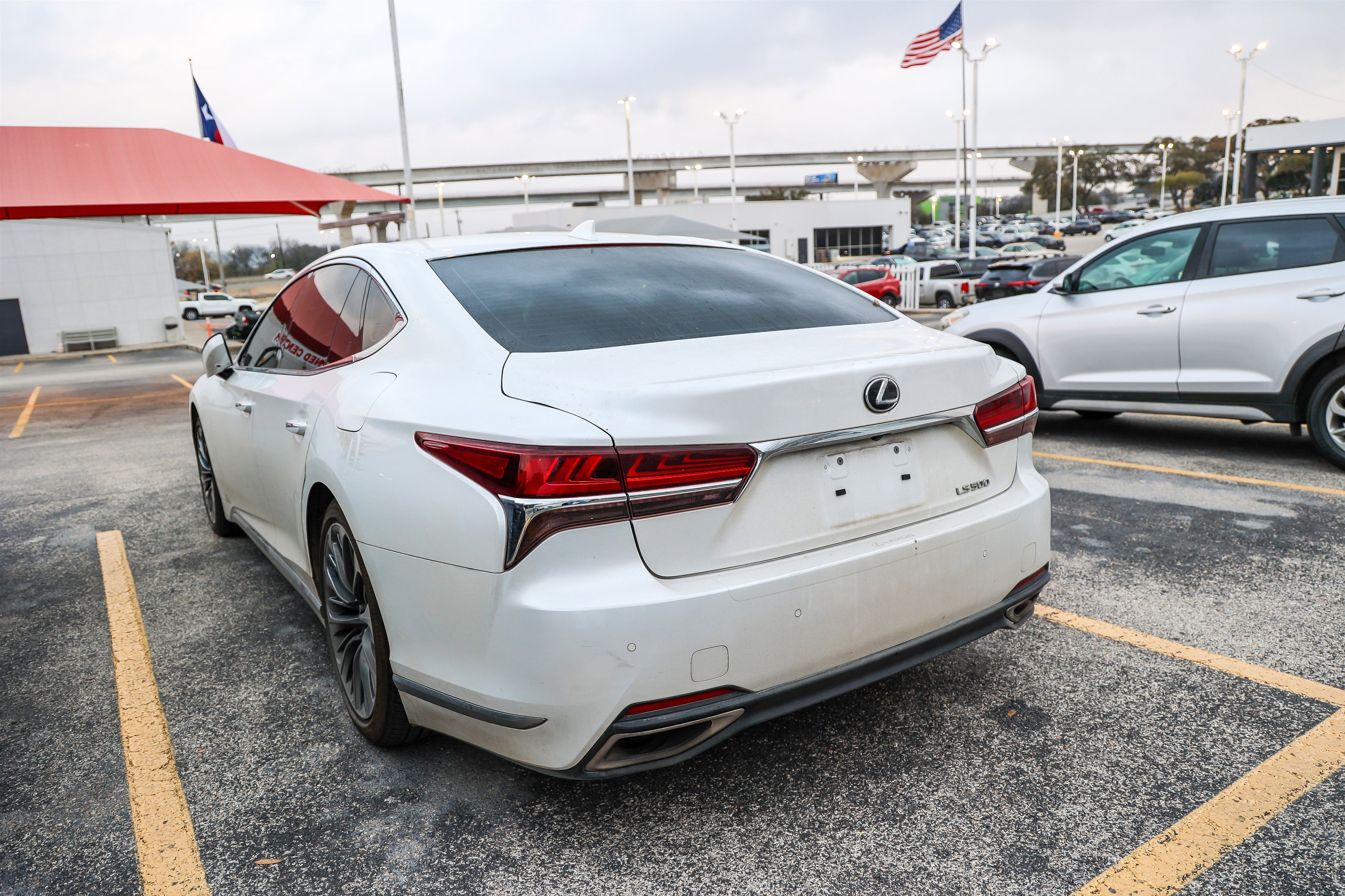 Used 2018 Lexus LS 500 w/ Interior Upgrade Package image 10