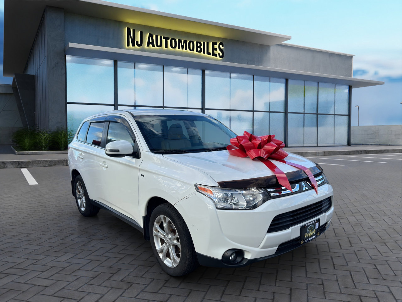 Used 2014 Mitsubishi Outlander GT image 1