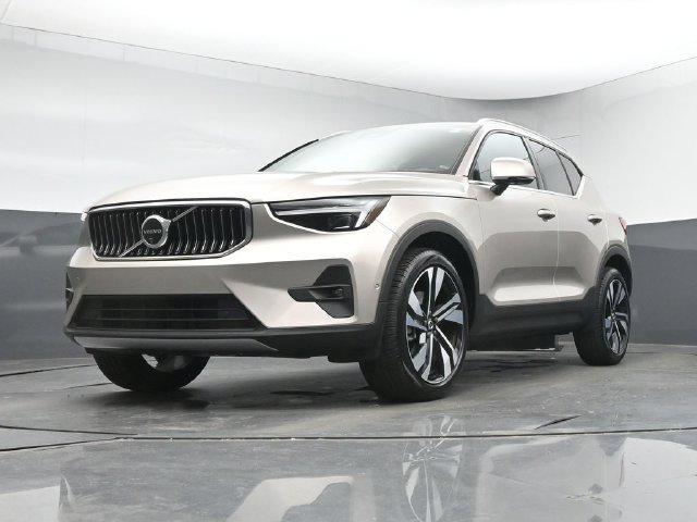 Used 2024 Volvo XC40 B5 Ultimate AWD/4WD image 34