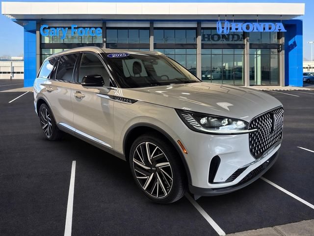 Used 2025 Lincoln Aviator Reserve w/ Equipment Group 201A AWD/4WD video 1