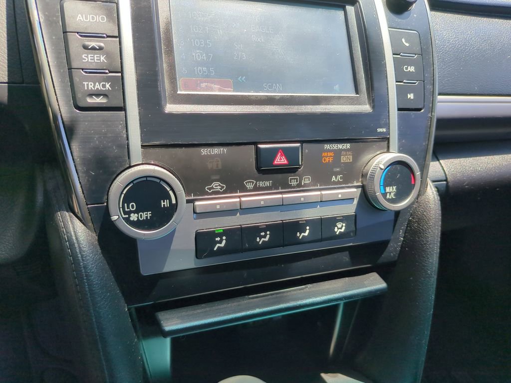 Used 2014 Toyota Camry SE FWD image 22