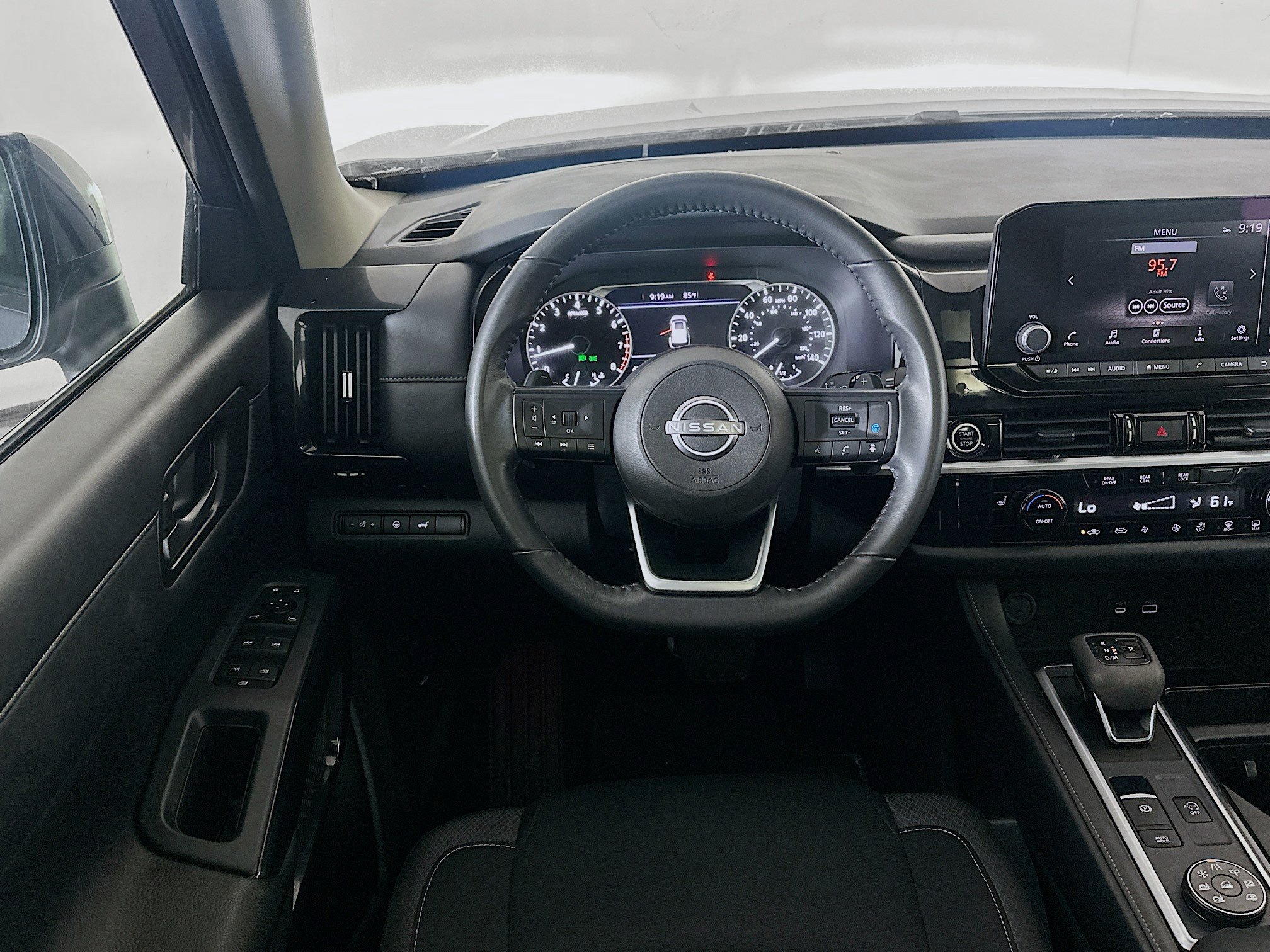Used 2024 Nissan Pathfinder SV w/ SV Premium Package AWD/4WD image 18