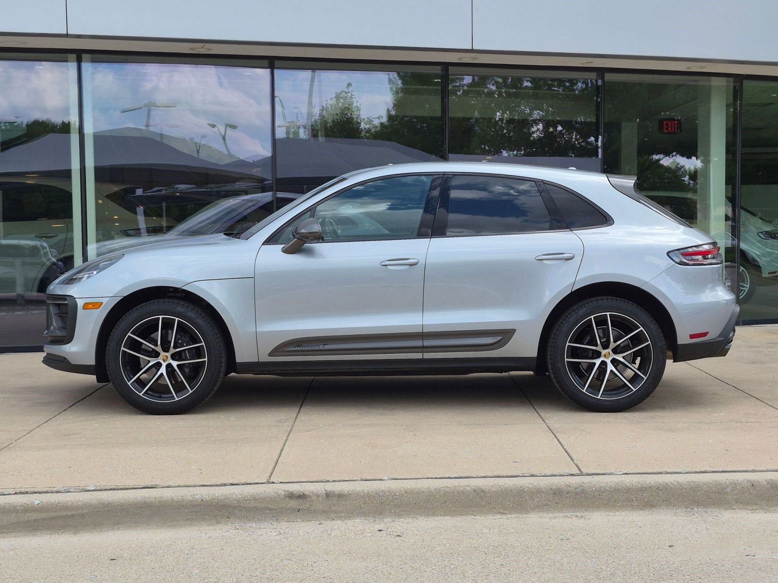 Certified 2025 Porsche Macan Turbo AWD/4WD video 2