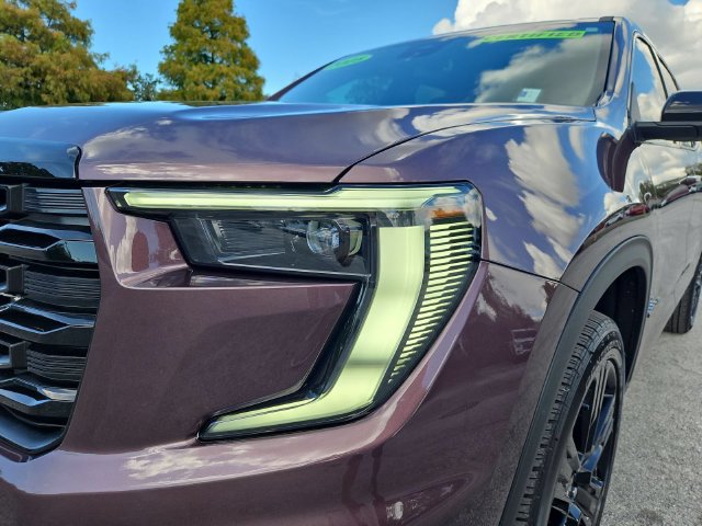 Used 2025 GMC Acadia Elevation w/ Elevation Premium Package FWD image 10